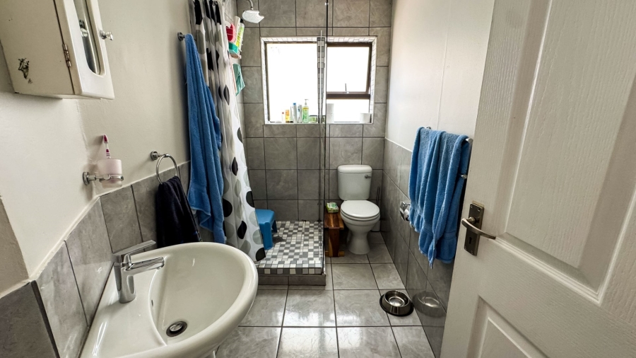 2 Bedroom Property for Sale in Dana Bay Western Cape